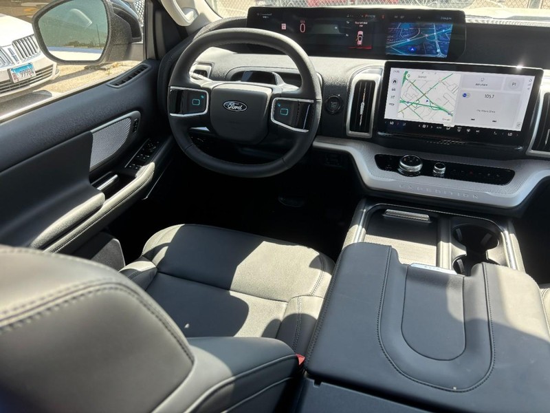 Ford Expedition Max Vehicle Image 14
