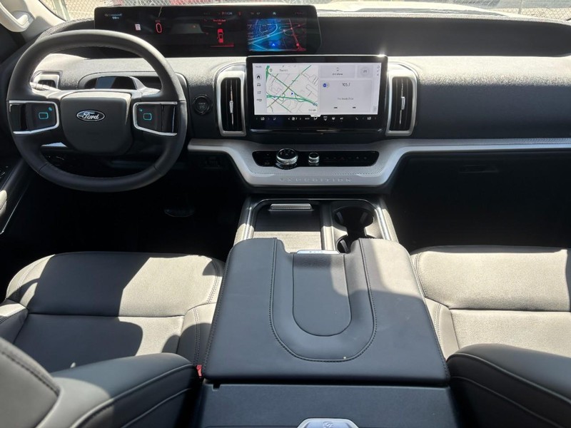 Ford Expedition Max Vehicle Image 15