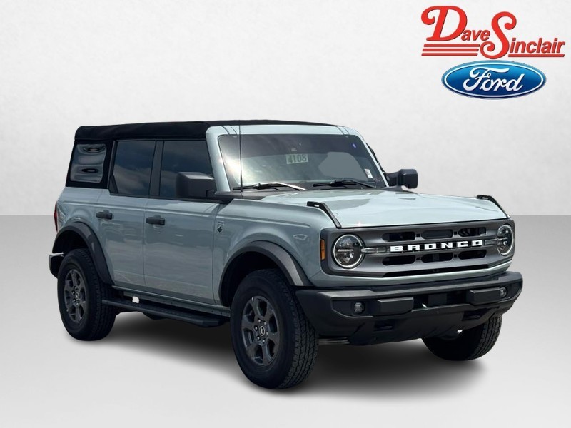 Ford Bronco Vehicle Full-screen Gallery Image 03