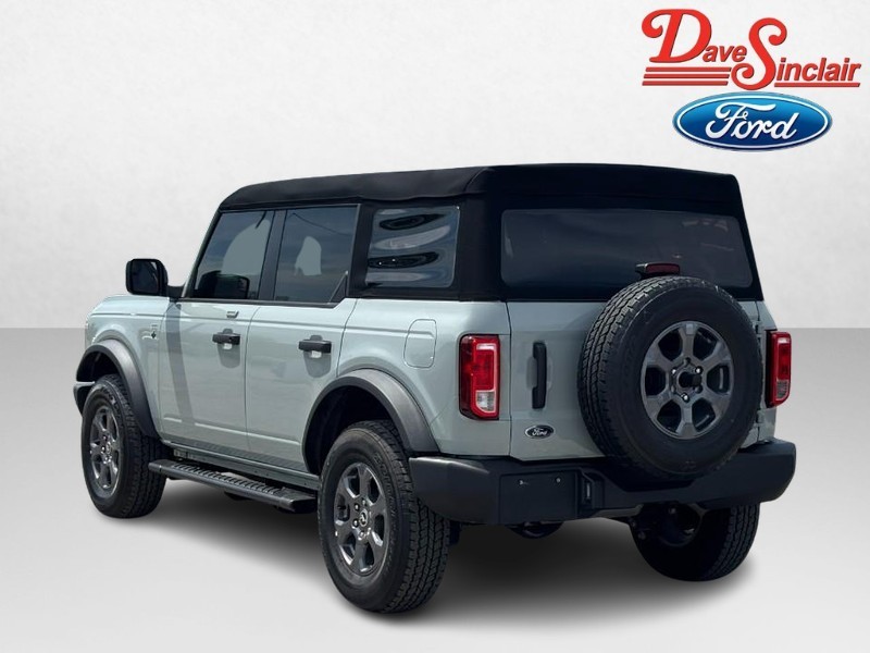 Ford Bronco Vehicle Full-screen Gallery Image 07