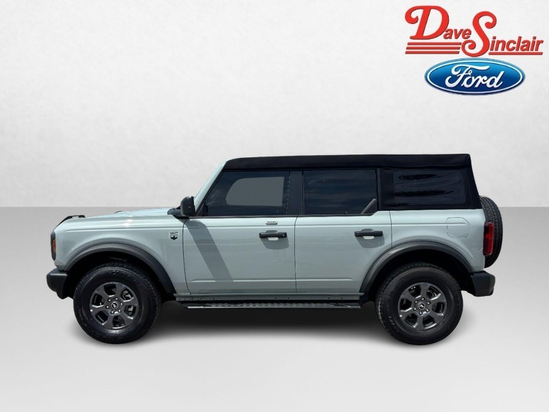 Ford Bronco Vehicle Full-screen Gallery Image 08