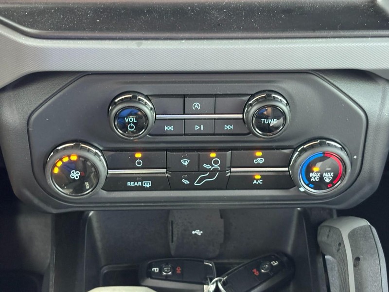 Ford Bronco Vehicle Full-screen Gallery Image 22