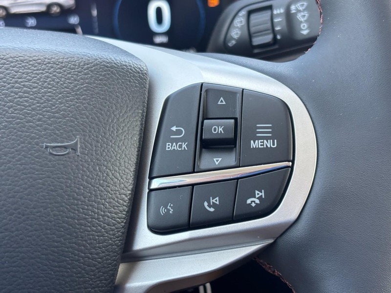 Ford Explorer Vehicle Image 20