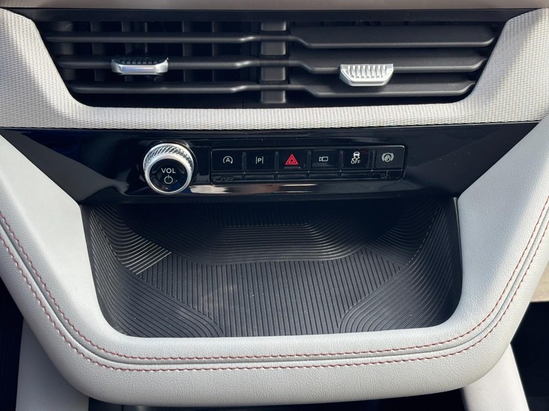 Ford Explorer Vehicle Image 25