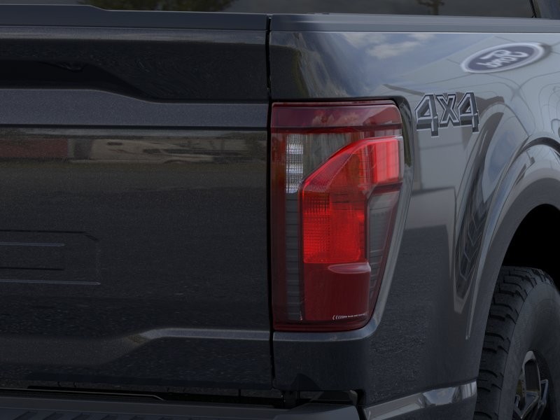 Ford F-150 Vehicle Full-screen Gallery Image 23