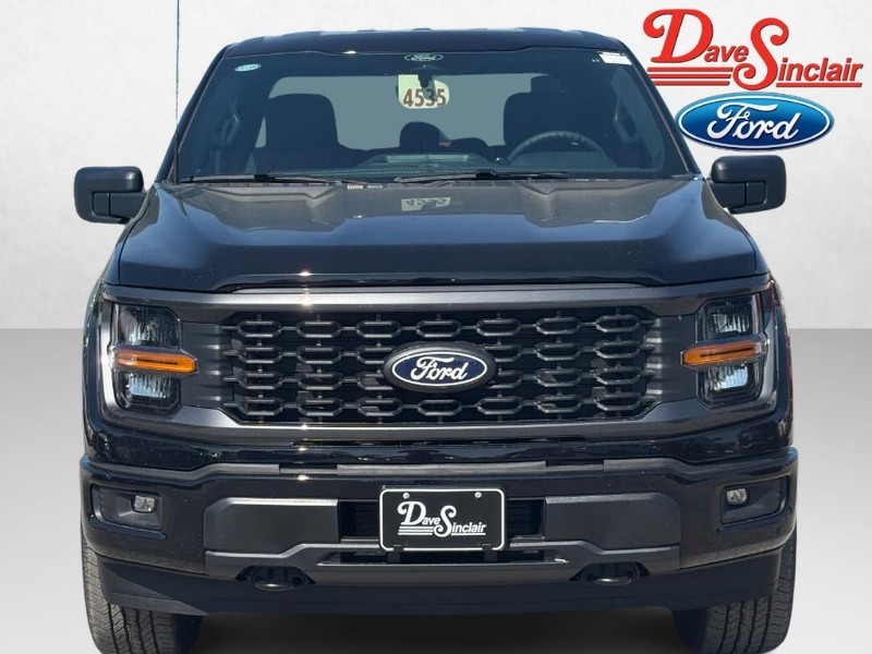 Ford F-150 Vehicle Full-screen Gallery Image 02