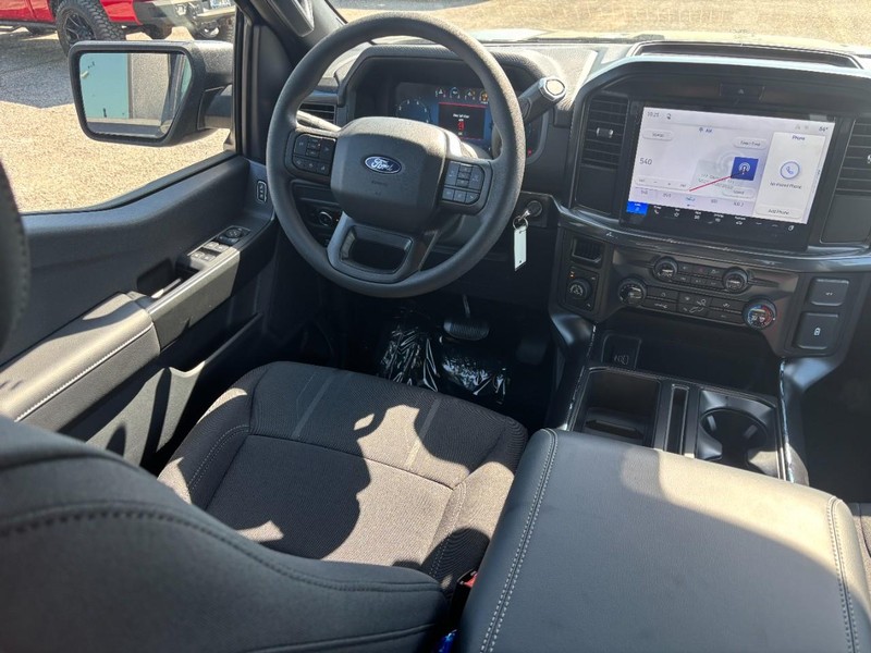 Ford F-150 Vehicle Full-screen Gallery Image 13