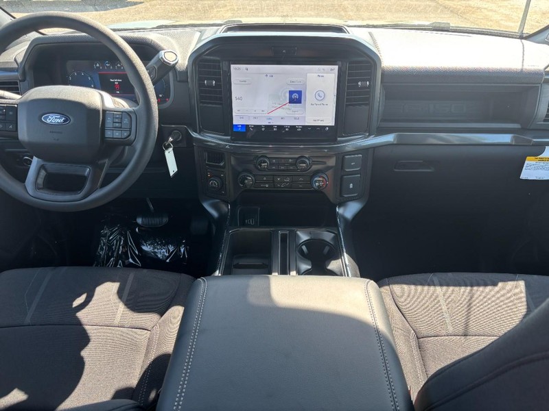 Ford F-150 Vehicle Full-screen Gallery Image 14