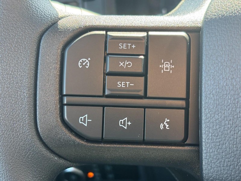Ford F-150 Vehicle Full-screen Gallery Image 18