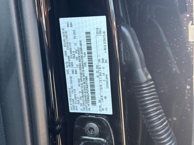 Ford F-150 Vehicle Full-screen Gallery Image 24