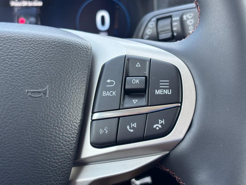 Ford Explorer Vehicle Image 20