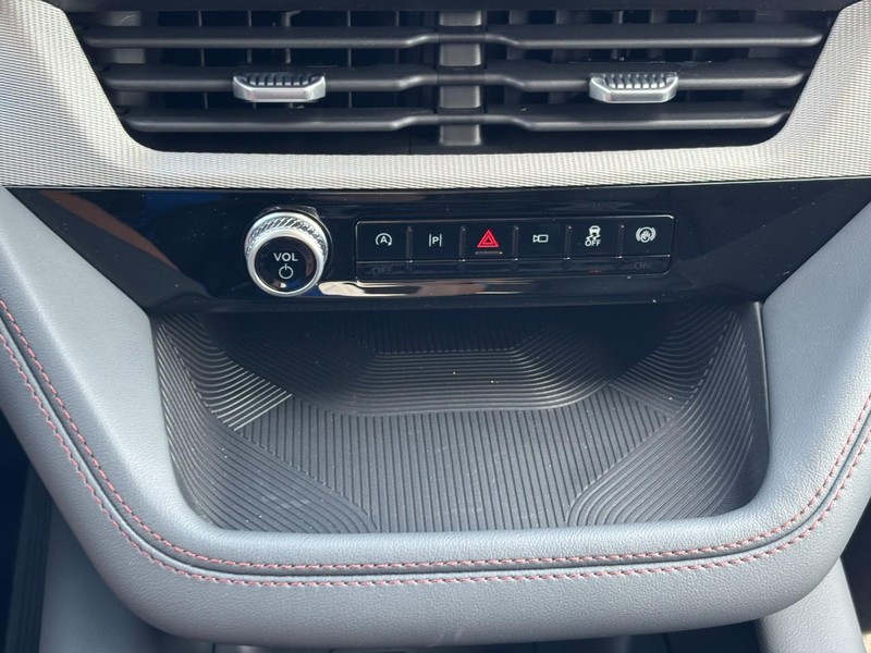 Ford Explorer Vehicle Image 25