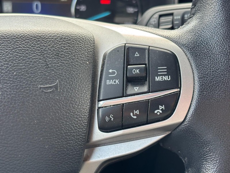 Ford Explorer Vehicle Image 20