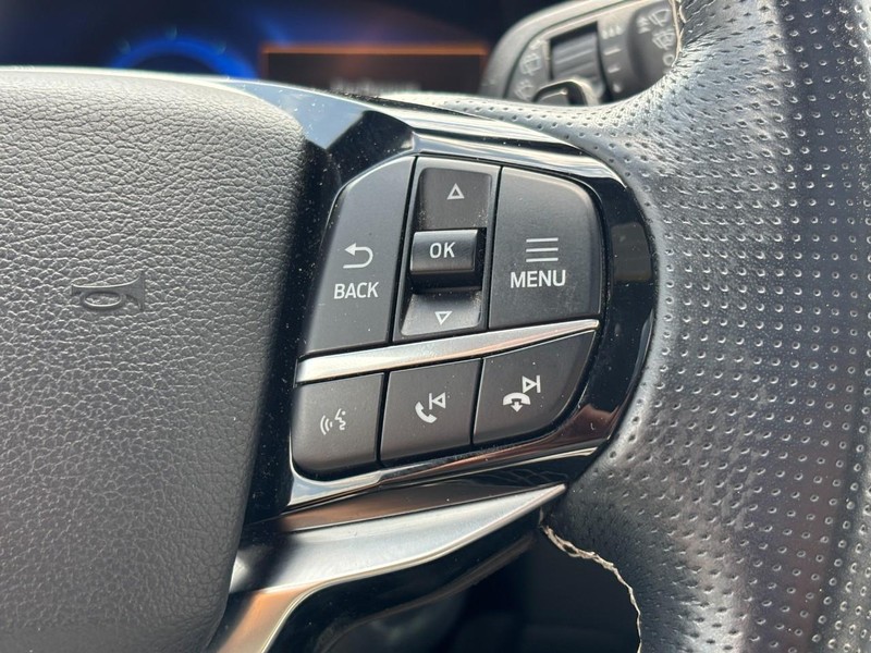 Ford Explorer Vehicle Image 21