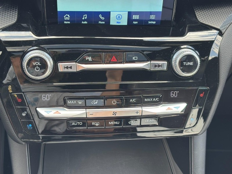 Ford Explorer Vehicle Image 26