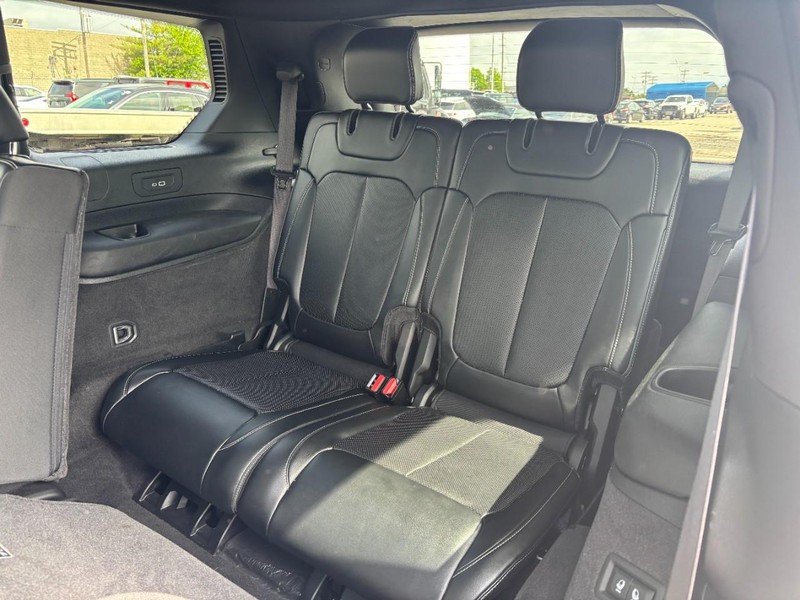 Jeep Grand Cherokee L Vehicle Image 13