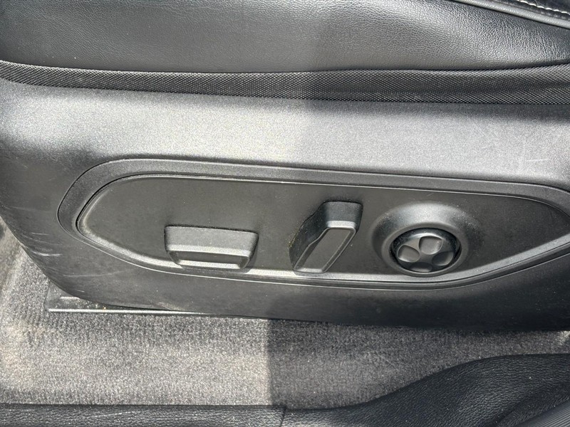 Jeep Grand Cherokee L Vehicle Image 18
