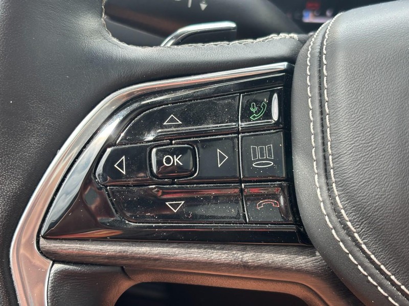 Jeep Grand Cherokee L Vehicle Image 20