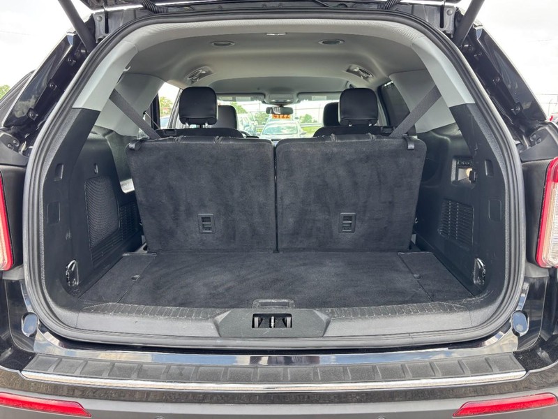 Ford Explorer Vehicle Image 12