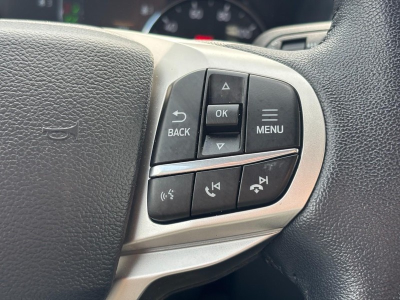 Ford Explorer Vehicle Image 21