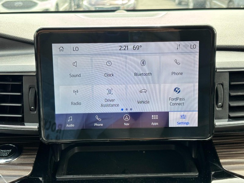 Ford Explorer Vehicle Image 23