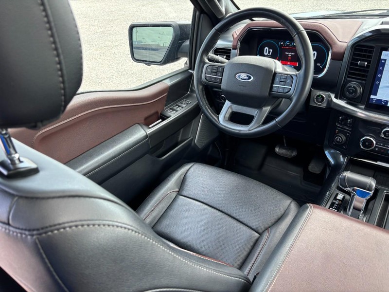 Ford F-150 Vehicle Full-screen Gallery Image 14