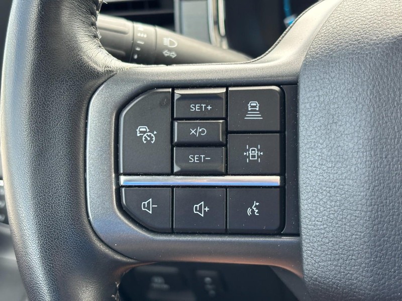 Ford F-150 Vehicle Full-screen Gallery Image 19