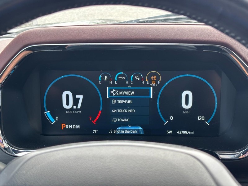 Ford F-150 Vehicle Full-screen Gallery Image 21