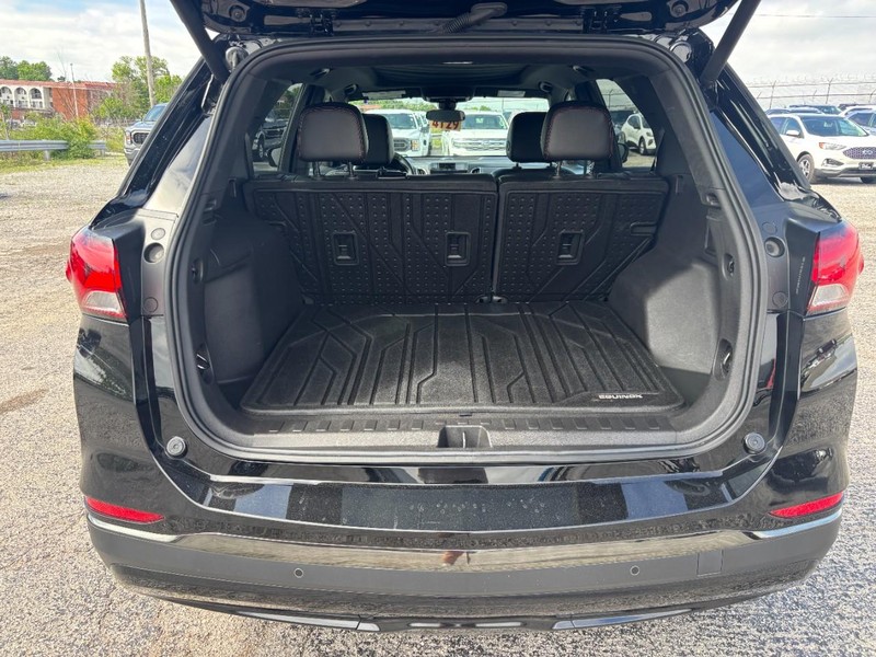 Chevrolet Equinox Vehicle Full-screen Gallery Image 09