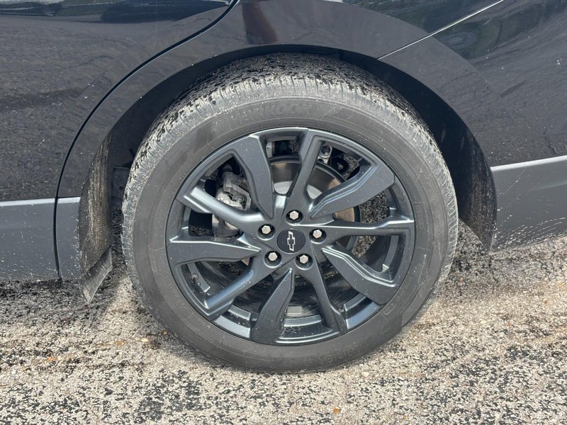 Chevrolet Equinox Vehicle Full-screen Gallery Image 10