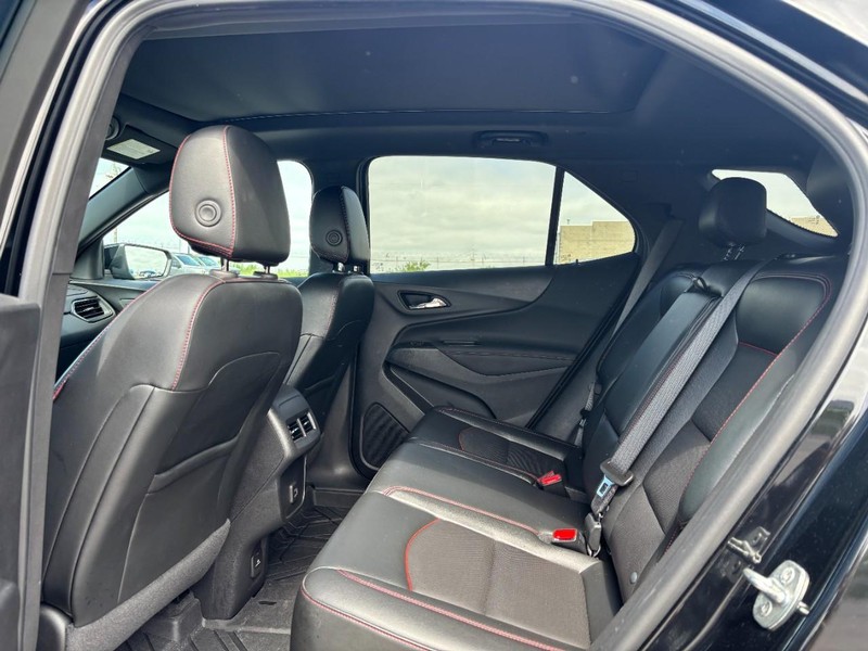 Chevrolet Equinox Vehicle Full-screen Gallery Image 11