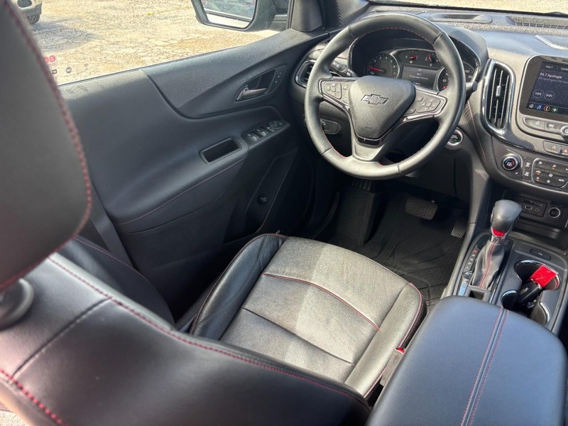 Chevrolet Equinox Vehicle Full-screen Gallery Image 12