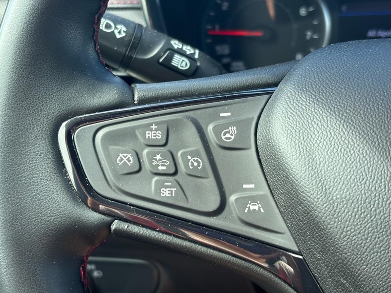 Chevrolet Equinox Vehicle Full-screen Gallery Image 17