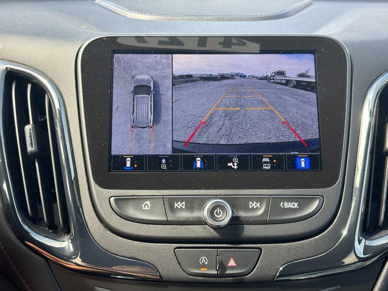 Chevrolet Equinox Vehicle Full-screen Gallery Image 21