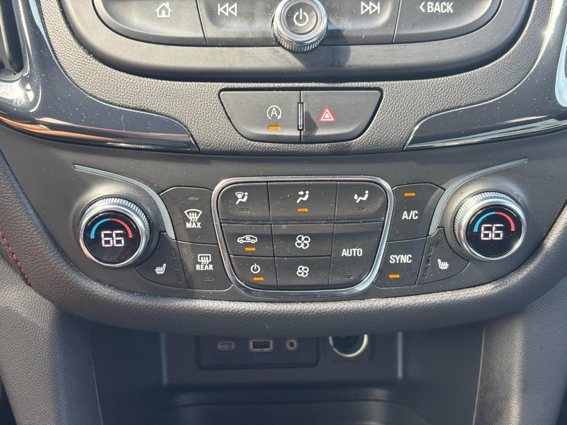 Chevrolet Equinox Vehicle Full-screen Gallery Image 22