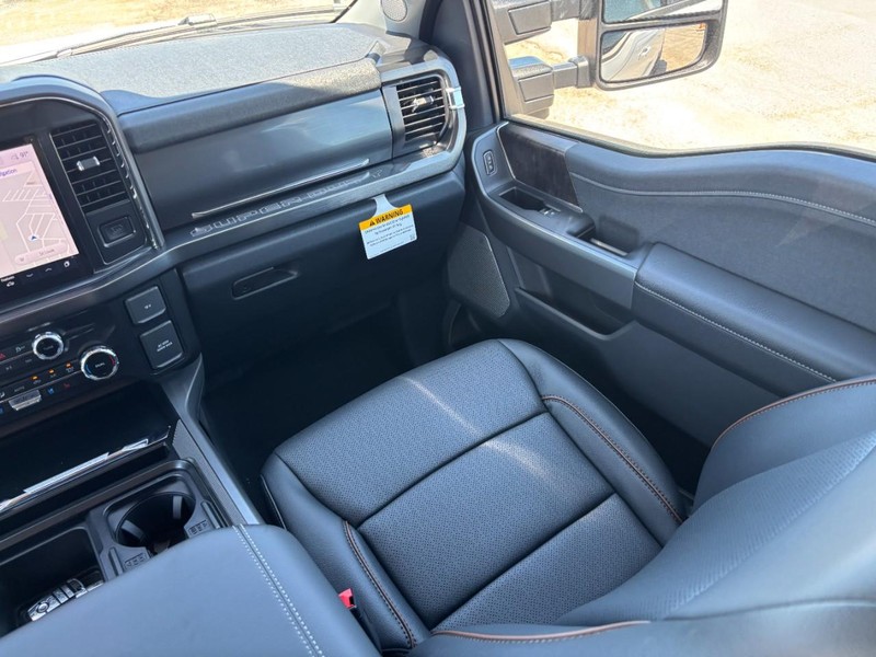 Ford Super Duty F-250 SRW Vehicle Image 15