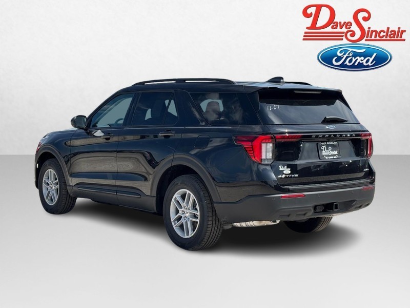 Ford Explorer Vehicle Image 09