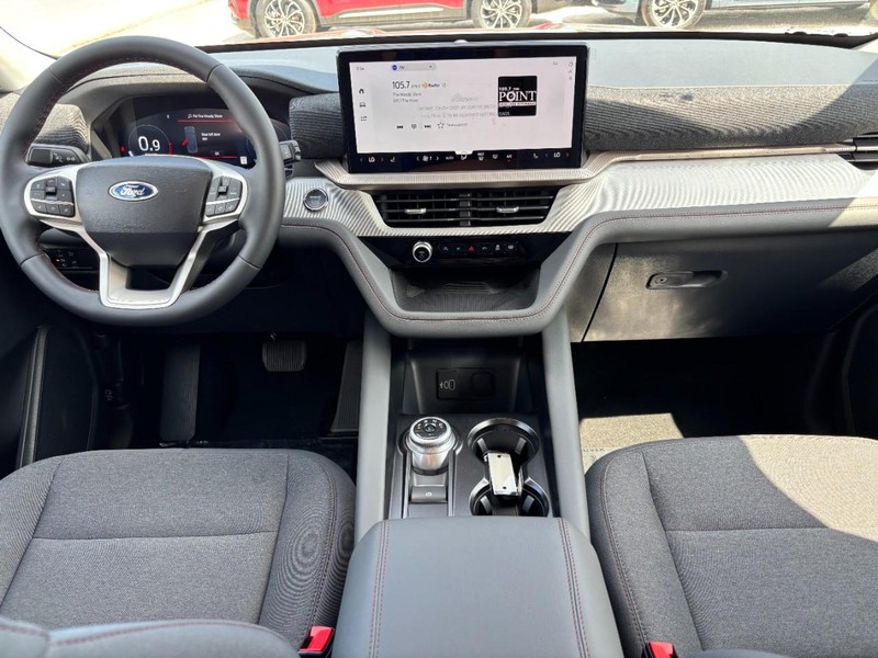 Ford Explorer Vehicle Image 15