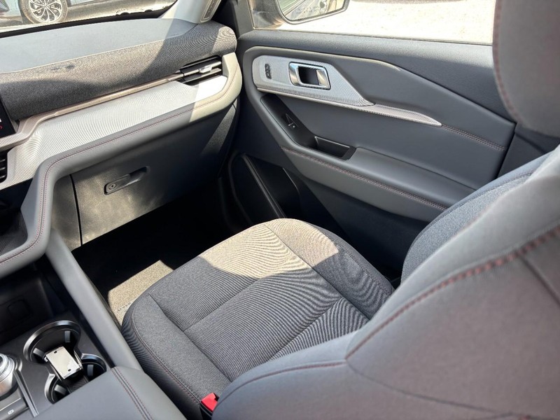 Ford Explorer Vehicle Image 16