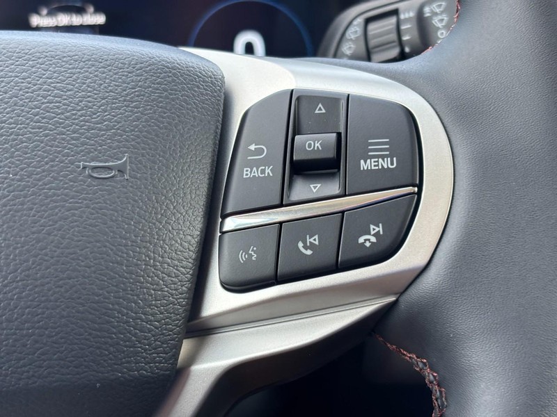 Ford Explorer Vehicle Image 20