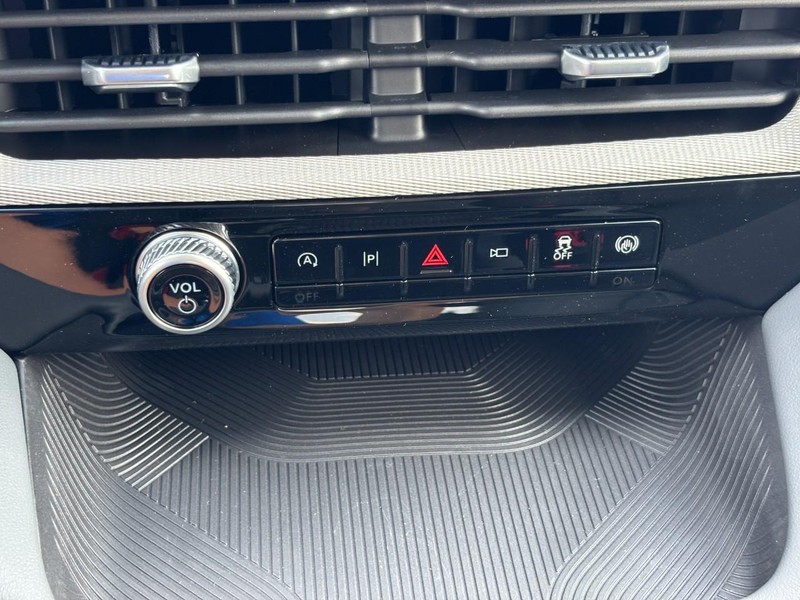 Ford Explorer Vehicle Image 25