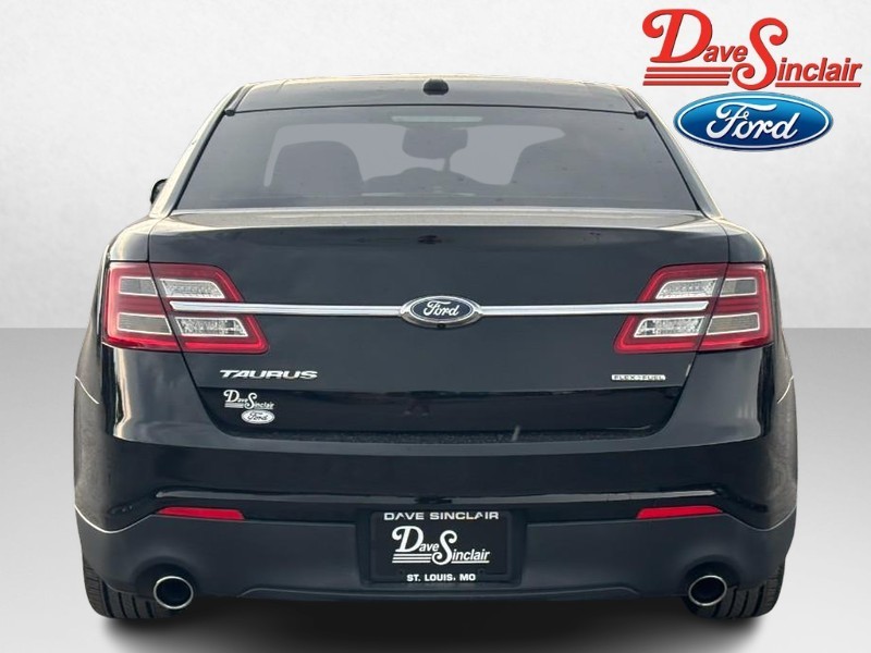 Ford Taurus Vehicle Full-screen Gallery Image 08