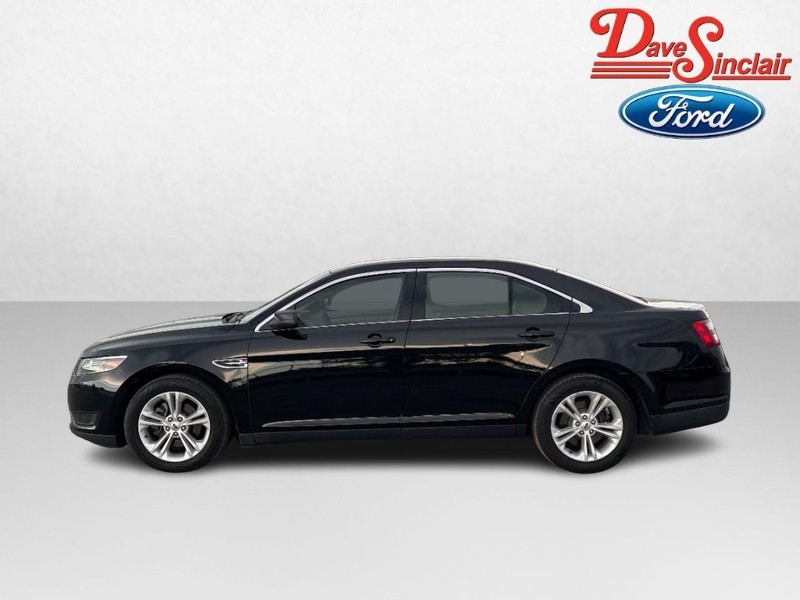 Ford Taurus Vehicle Full-screen Gallery Image 10