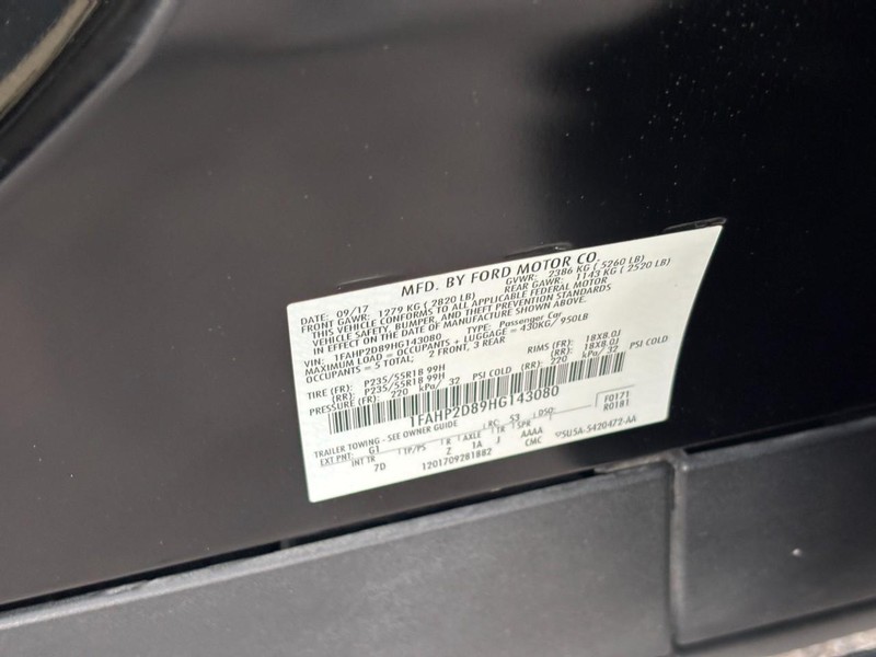 Ford Taurus Vehicle Full-screen Gallery Image 25