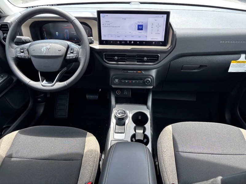 Ford Bronco Sport Vehicle Full-screen Gallery Image 14