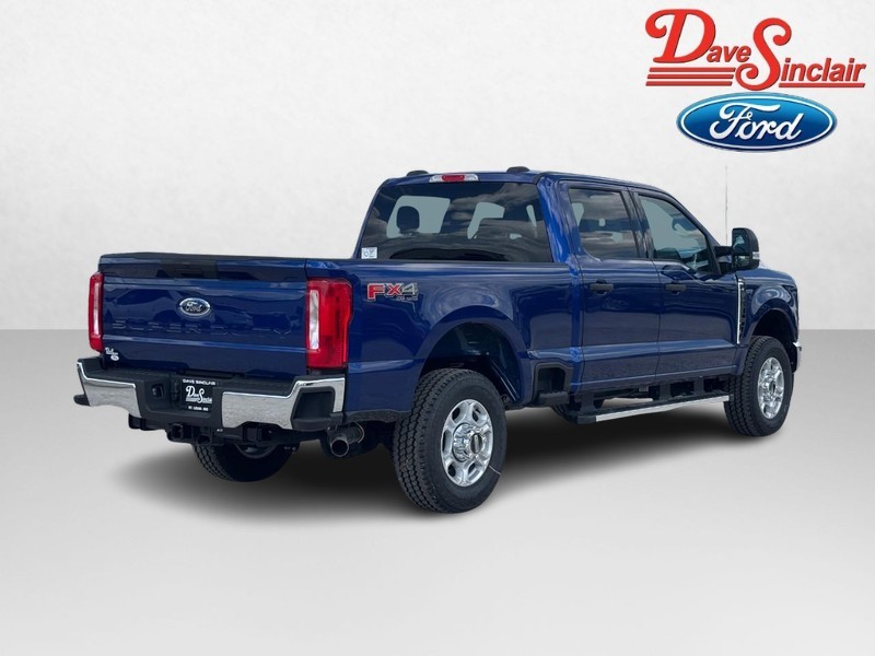 Ford Super Duty F-250 SRW Vehicle Image 08