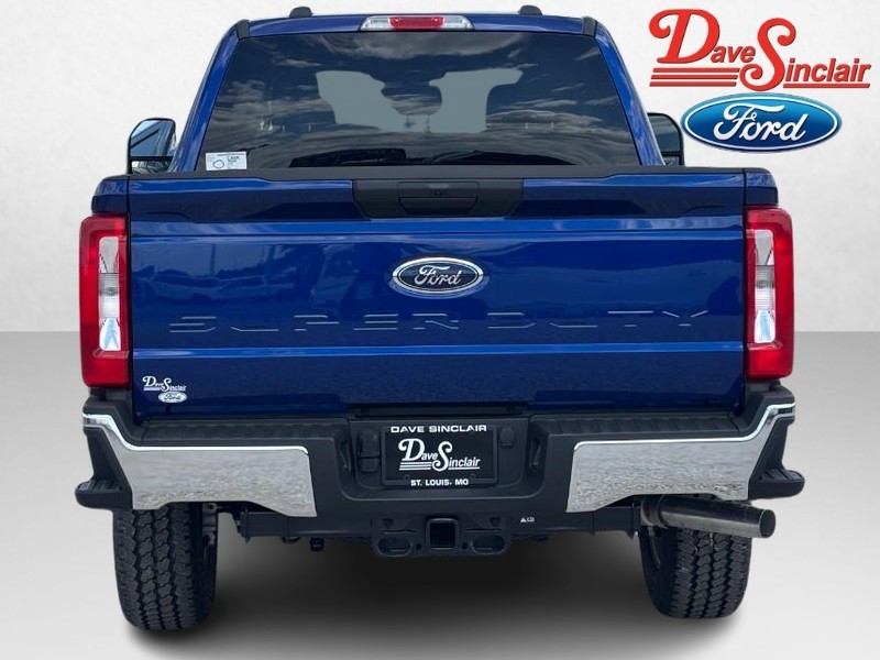 Ford Super Duty F-250 SRW Vehicle Image 09