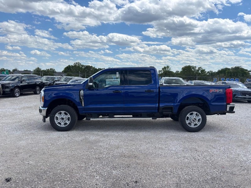 Ford Super Duty F-250 SRW Vehicle Image 11