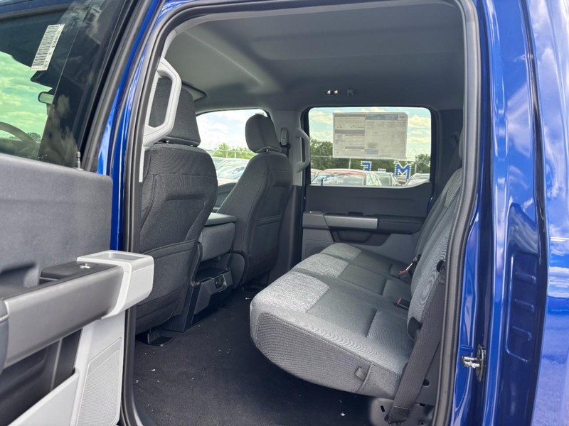 Ford Super Duty F-250 SRW Vehicle Image 13