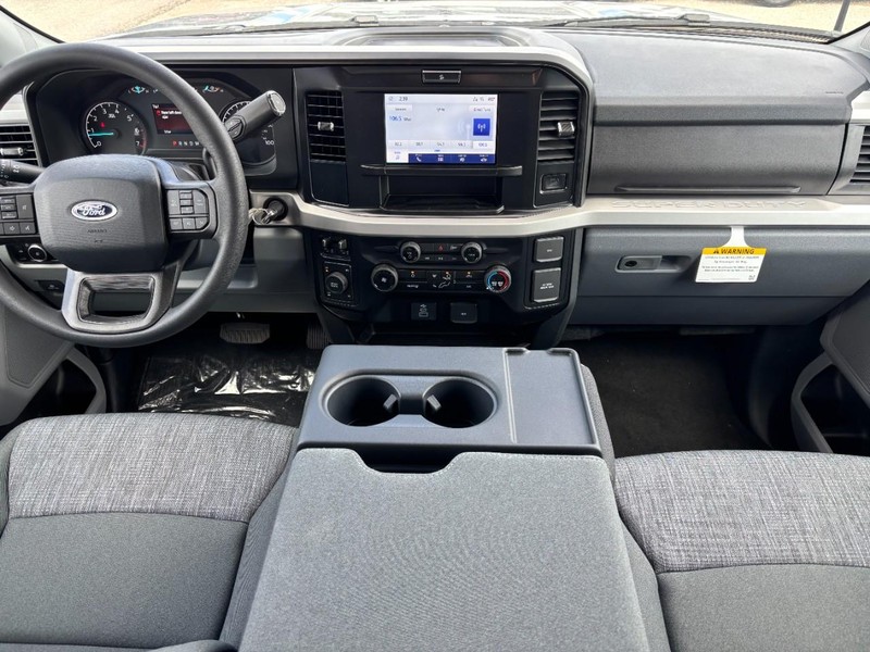 Ford Super Duty F-250 SRW Vehicle Image 15